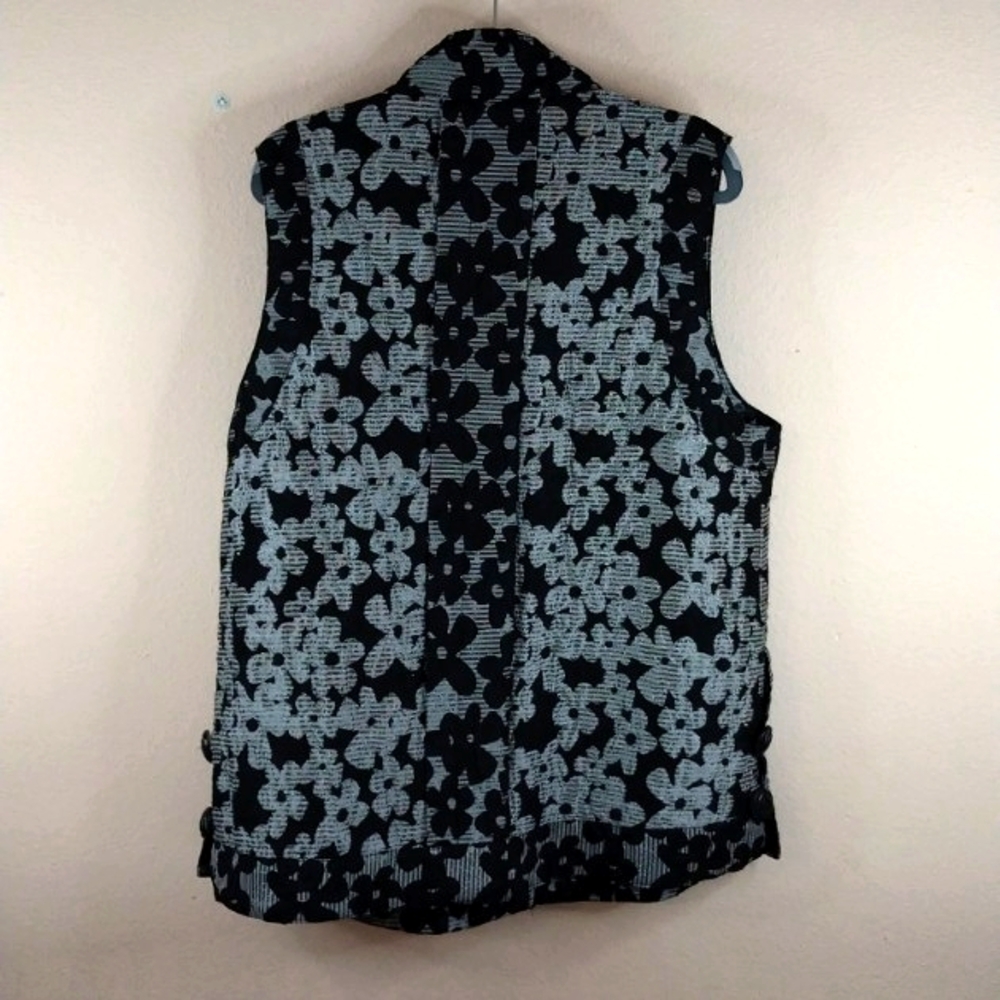 John Mark Floral Relief  Black Silver Gray L Vest Unique Buttons. Dillards